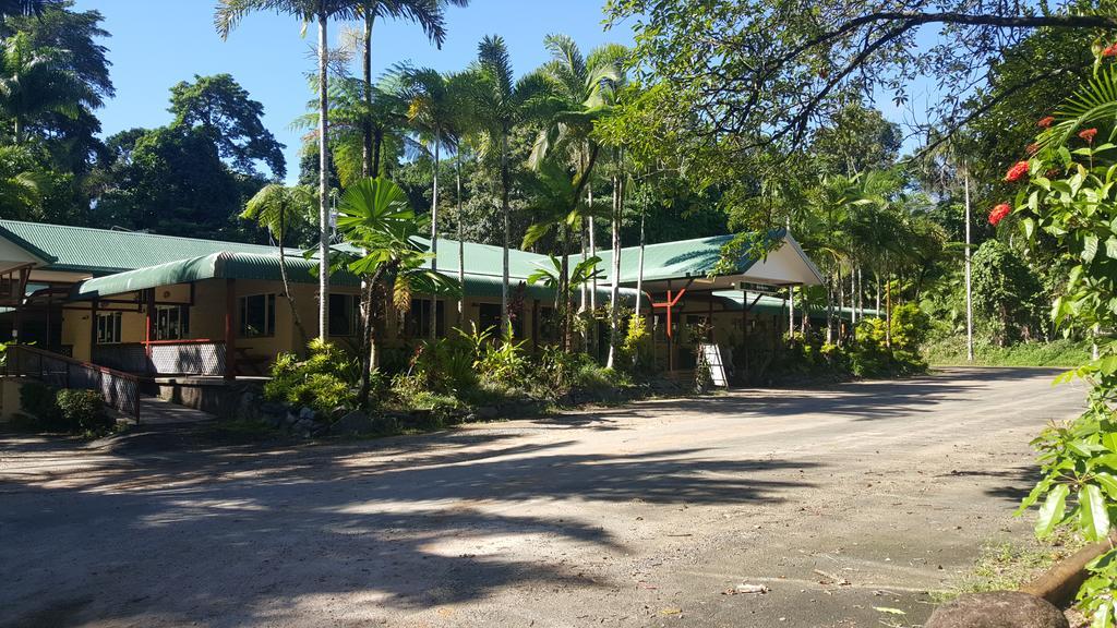 Cow Bay Hotel Motel Port Douglas Exterior photo